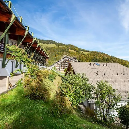 לינה וארוחת בוקר Alpine Center